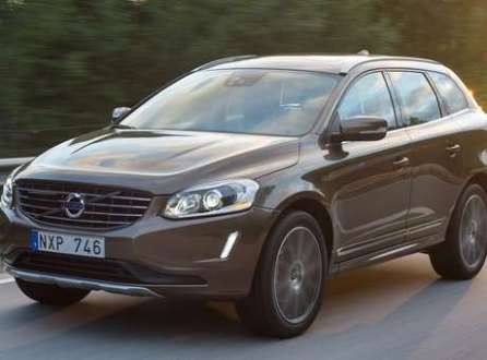 O XC60 acelera a 100 km/h em 7s2 com novo motor e transmissão de oito velocidades