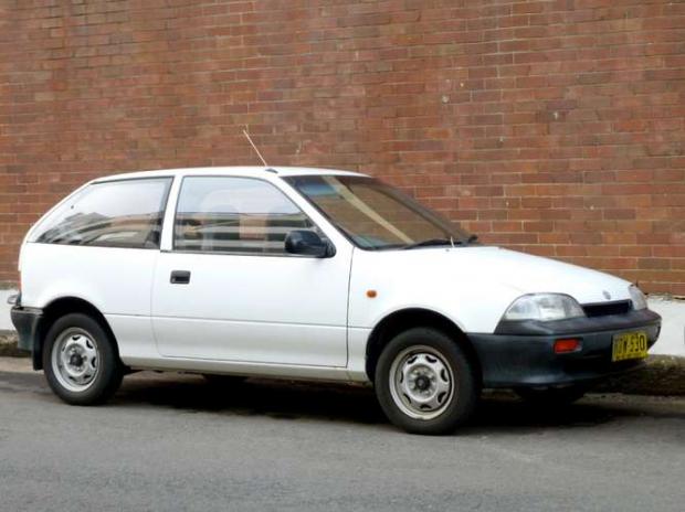 Suzuki SA310 1989 - Ocupando outro lugar na lista, a segunda geração do SA310 era econômica, mas um pouco menos: 16,1 km/l na cidade e 19,1 km/l na estrada.