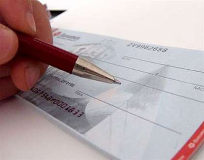 Clientes usam cada vez menos cheque como meio de pagamento