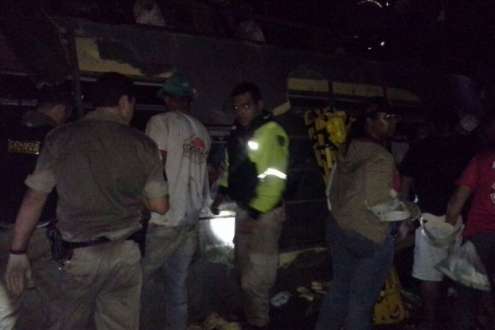 MG - Ônibus cai em ribanceira e deixa pelo menos 06 mortos em Luz