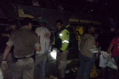 MG - Sobe para dez o número de mortos em acidente com ônibus em Luz