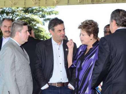 Partidos que apoiam o PT nacionalmente farão campanha para o presidenciável Aécio Neves em MG