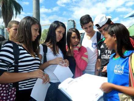 Montes Claros - DEMC alerta que somente carteira de estudante legal dá direito a meia-entrada‏