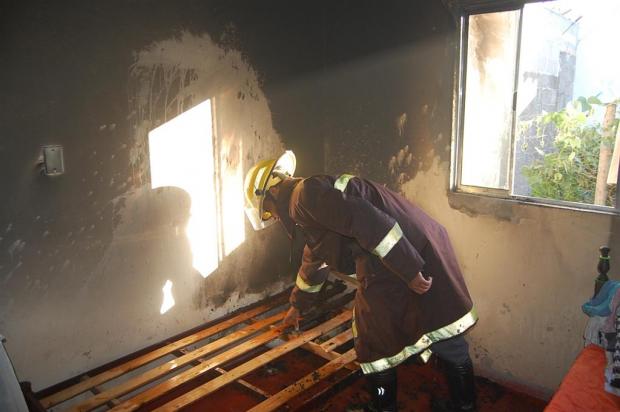 MG - Incêndio em residência na cidade de Diamantina