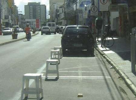 Montes Claros - Comerciantes que demarcam vagas de estacionamento poderão ser punidos