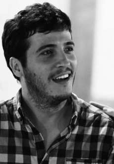 "Não gosto de me planejar porque eu acho que eu perco a essência. Meu objetivo é escrever. O que vier acompanhado disso é lucro", diz ele