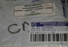 "Demoraram só 8 anos para entregar! Excelente serviço. Obrigado", ironiza Sena