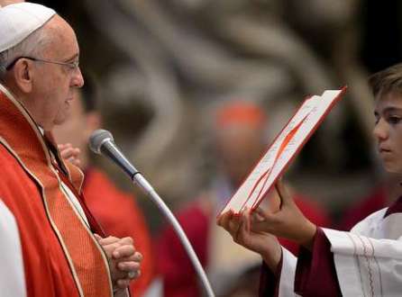 Papa Francisco afirmou que a Igreja deve "surpreender" em sua mensagem dedicada à celebração de Pentecostes