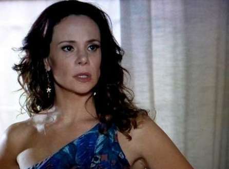 Juliana irá contar tudo sobre traição de Nando para a família