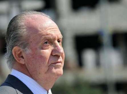 Juan Carlos abdicou do trono em favor de seu filho mais popular, o príncipe Felipe