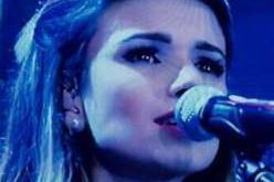 Cantora Paula Fernandes machucou o pé durante show no interior de São Paulo