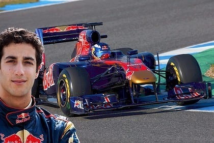 F1 - Daniel Ricciardo surpreende e vence sua primeira corrida na Fórmula 1
