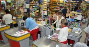 Supermercados vendem 1,4% menos em abril, diz IBGE