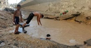 "Não temos água para tomar banho. Às vezes temos que vir aqui para buscar água"