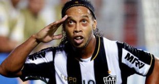 Futebol - Vai deixar saudade! Torcedores ilustres aplaudem ciclo de R10 no Galo