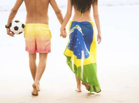 Brasileiros têm, em média, mais de 20 parceiros sexuais e se dizem "especialistas" na cama
