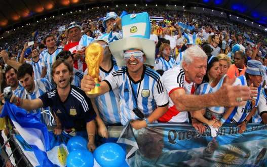 Copa 2014 - Torcedores argentinos e brasileiros trocam provocações