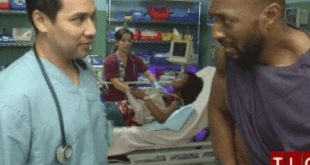 Encenação do caso em que homem colou mão ao pênis usando tubo de supercola pensando ser lubrificante