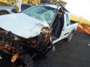Batida entre quatro veículos deixa cinco mortos e 11 feridos em Pimenta
