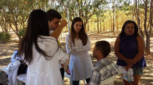 Montes Claros - Projeto Reciclando Vidas beneficia moradores da região do aterro sanitário