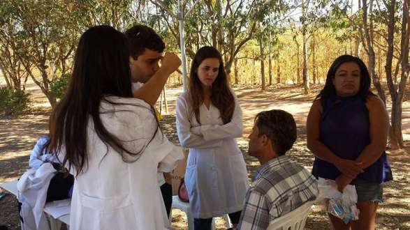 Montes Claros - Projeto Reciclando Vidas beneficia moradores da região do aterro sanitário