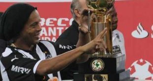 Brasileirão 2014 - Com saída iminente do Atlético, Ronaldinho entrega casa em Lagoa Santa