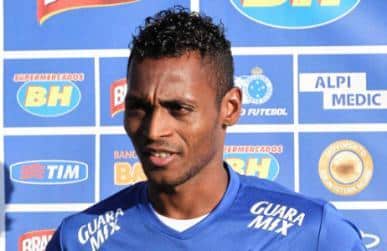 Brasileirão 2014 - Marquinhos vê Cruzeiro visado e pede tranquilidade para buscar vitórias