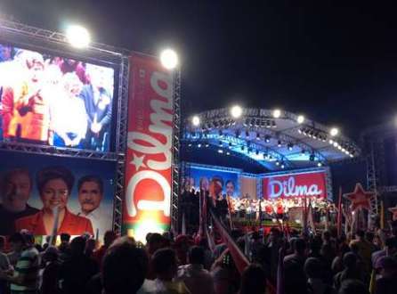 Dilma Rousseff fez um discurso rápido, apenas 20 minutos na capital gaúchaDilma Rousseff fez um discurso rápido, apenas 20 minutos na capital gaúcha