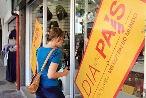 Cresce vendas no Dia dos Pais, apesar do fraco movimento nas lojas