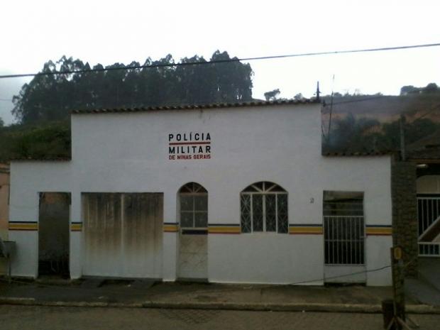 MG - Quartel da PM é destruído por incêndio em Santa Efigênia de Minas