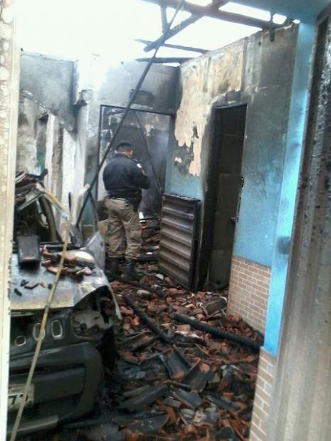 MG - Quartel da PM é destruído por incêndio em Santa Efigênia de Minas