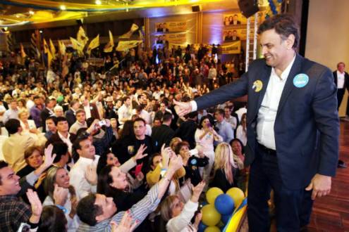 Eleições 2014 - Aécio diz que Mantega entrega economia em 'quadro perverso'
