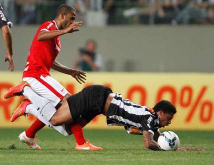 André foi titular do Atlético-MG no lugar de Jô