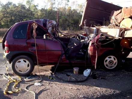 Norte de Minas - Acidente deixa três mortos e um ferido em Joaquim Felício