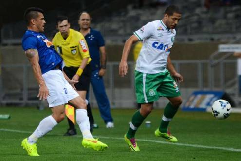 Chapecoense fez jogo duro contra o Cruzeiro, principalmente no primeiro tempo