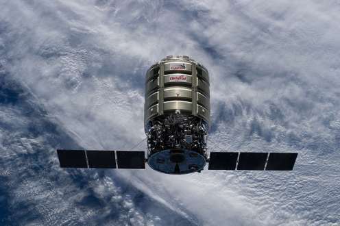 Foto da Cygnus antes de se acoplar à Estação Espacial Internacional - See more at: http://blogs.ne10.uol.com.br/mundobit/2014/08/18/nave-espacial-cygnus-se-desintegra-ao-voltar-terra-apos-cumprir-missao/#sthash.wE3x6ubs.dpuf