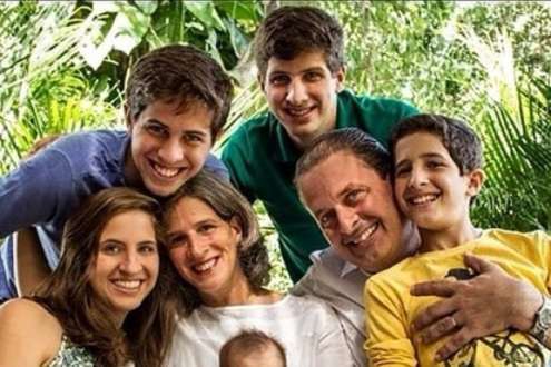 Nascido no Recife, capital pernambucana, Eduardo Campos era filho do poeta e cronista Maximiano Campos