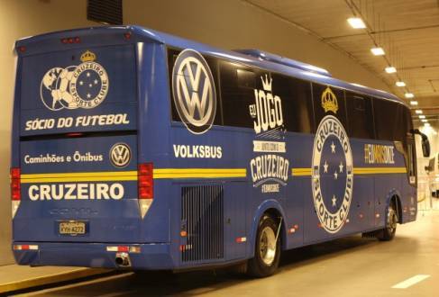 Ônibus celeste está de cara nova