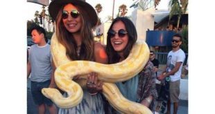 Bruna Marquezine e a amiga Stéphannie Oliveira posaram juntas para a foto