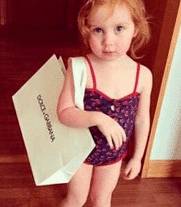 Garota de dois anos faz sucesso como a 'Princesa do Instagram'
