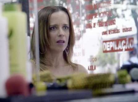 Depois de ficar com carteira roubada, Lorraine investe em novo visual