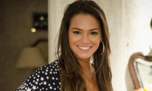 Após término com Neymar, Bruna Marquezine busca apoio em igreja evangélica