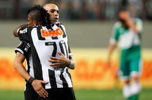 Tardelli abriu o placar para o Atlético-MG com golaço