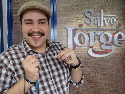 Tiago Abravenel, neto de Sílvio Santos pode virar apresentador na Globo