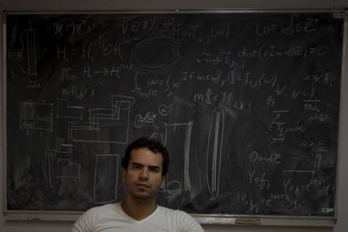 Artur Avila, 35 anos, será o primeiro da América Latina a receber o prêmio. Entrega ocorre na a abertura do 27º Congresso Internacional de Matemáticos, em Seul, na Coreia do Sul