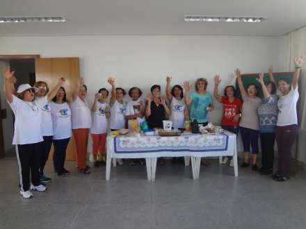 Montes Claros - Grupo de idosos se reúne no Salão Paroquial da Catedral para a prática de atividades físicas