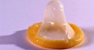 África - Preservativos são muito pequenos para os ugandenses