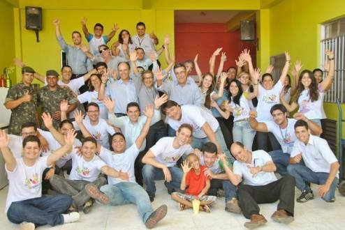 Norte de Minas - 7.330 quilos de alimentos são arrecadados pela Sicoob/Credinor‏ e doados a Fundação Sara