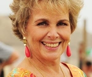 08/09/2014 às 11:41:54 Irene Ravache está confirmada em novela das 18h para 2015