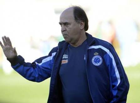 Marcelo Oliveira não quer mais sua equipe desfalcada